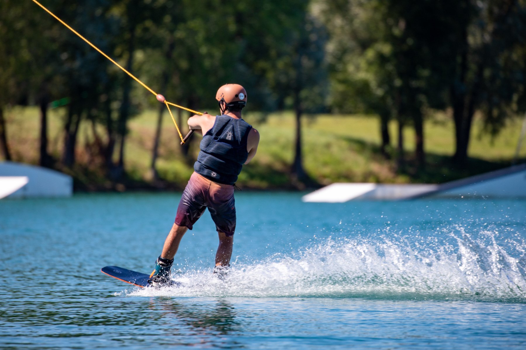 hebergement insolite lac baurech bouee tractee gironde ski nautique wakeboard
