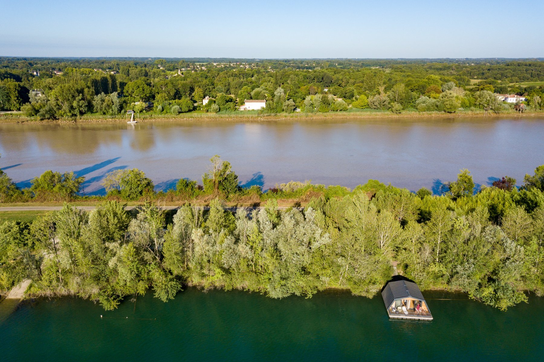 vue aerienne lac baurech proche bordeaux